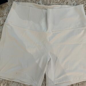 Lululemon - White Size 14 short bike shorts - Excellent condition!